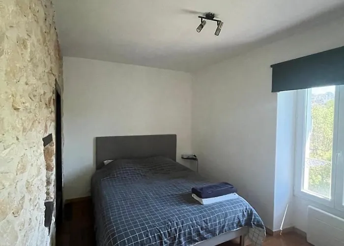 Cozy Gare Пуатьє